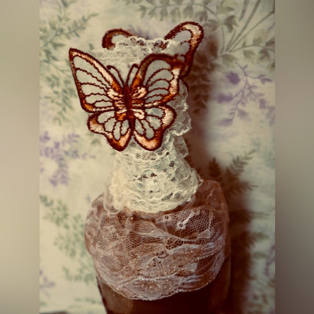 Hand Crafted Gypsy Bottle And Jar Set Butterflies & Flowers Meadow Set - Picture 6 of 15